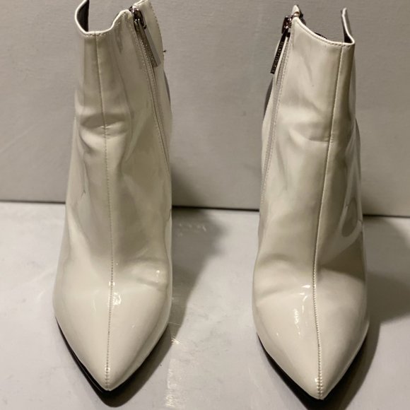 Kendall & Kylie Ariana Patent Ankle Bootie - Picture 4 of 4